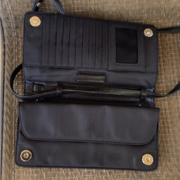 Hobo Black Leather Convertible Clutch Crossbody Bag - Picture 9 of 11